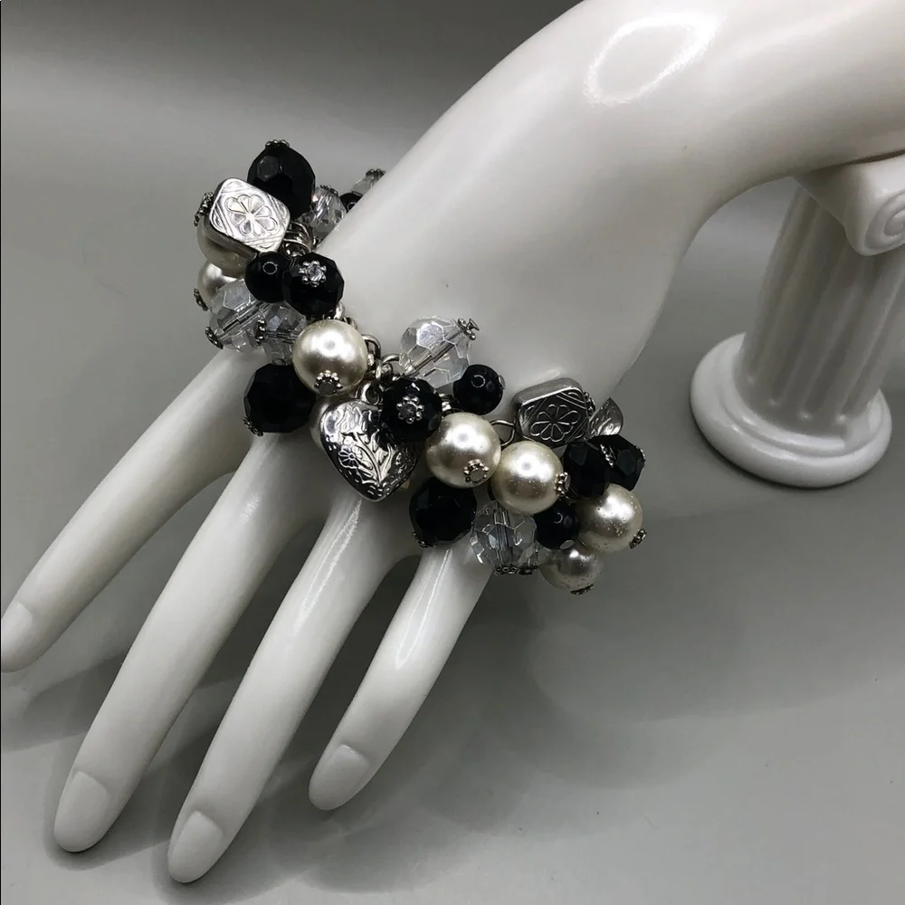 Vintage 90's faux pearls heart charms cluster dressy stretch bracelet 6.5 wrist.